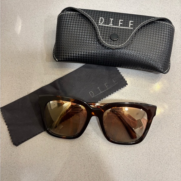 Diff Eyewear Other - Diff Sunglasses Bella